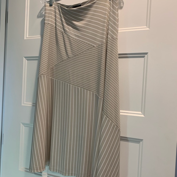 Skirt - Picture 1 of 2